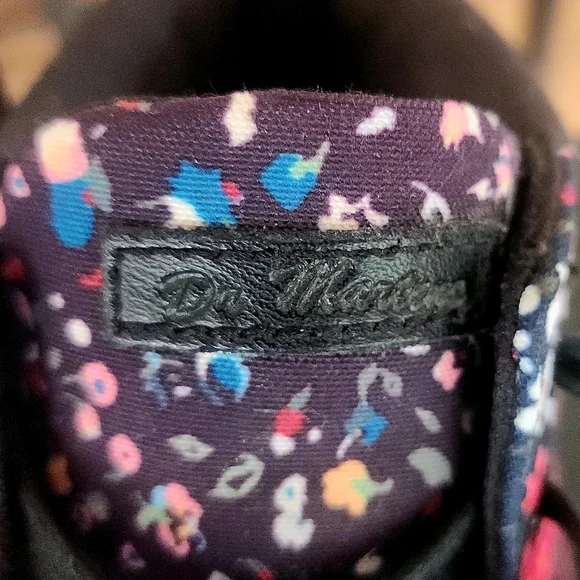 Dr. Marten's Airwaves Floral Boots, Size 9 - Picture 4 of 6